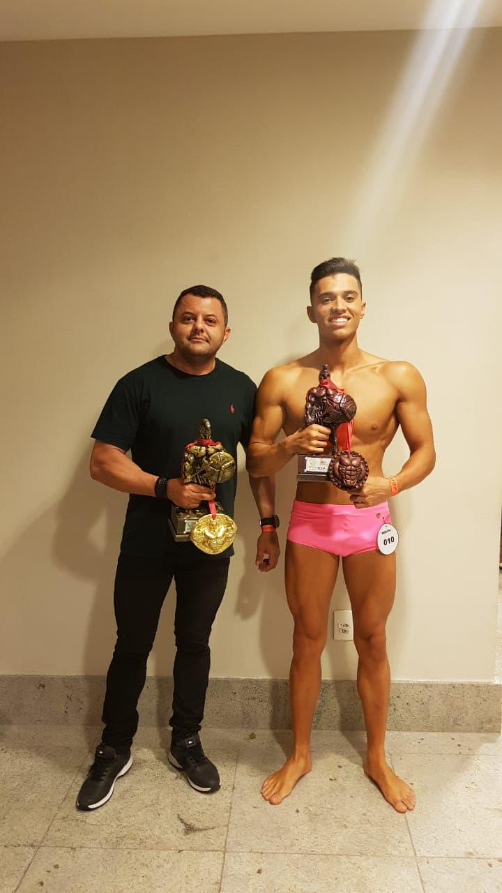 Darlan Furtado com atleta campeão - Foto 4